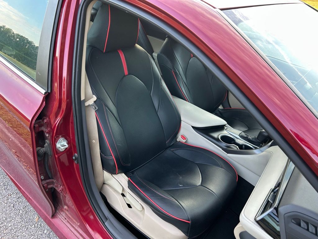 Thumbnail: 2021 Toyota Camry - 15