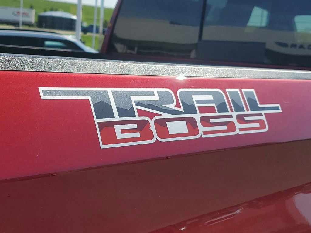 2024 Chevrolet Silverado 1500 LT Trail Boss 7