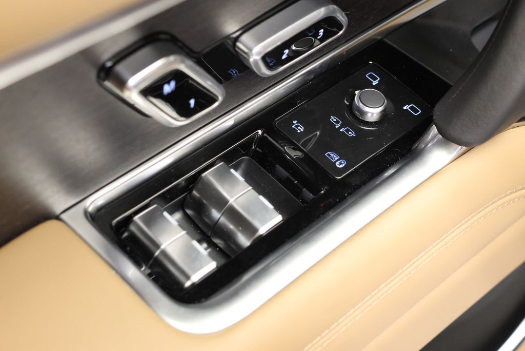 Thumbnail: 2026 Land Rover Range Rover - 29