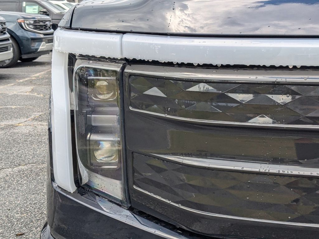 2025 Ford F-150 Lightning Platinum