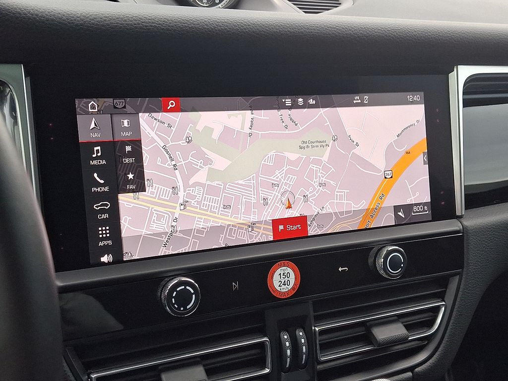 Thumbnail: 2024 Porsche Macan - 18