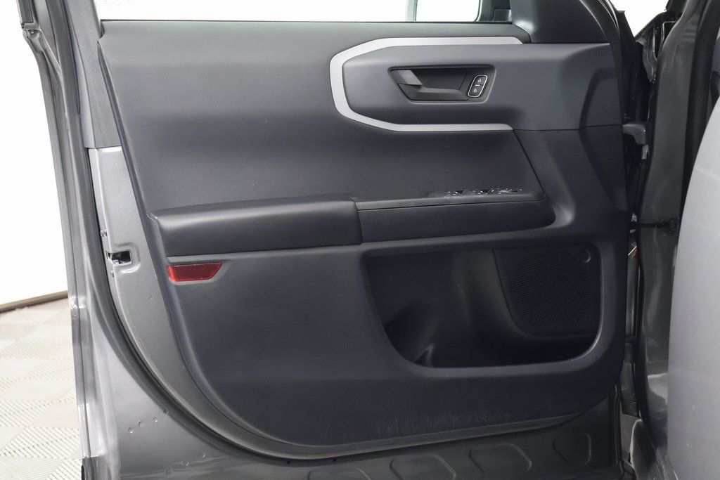 Thumbnail: 2022 Ford Bronco Sport - 12