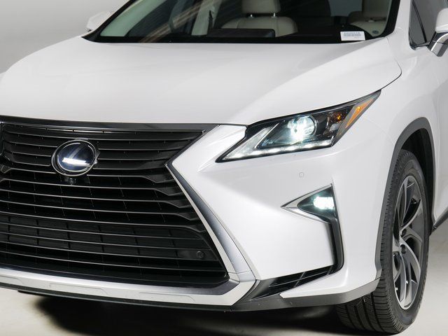 Used 2019 White Lexus 450h image 27