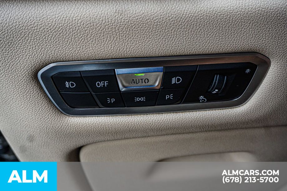 Used 2021 Black BMW sDrive40i image 48