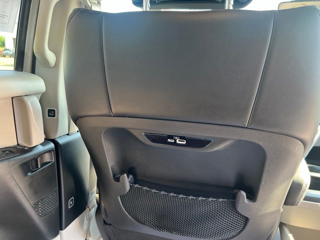Used 2023 Chrysler Pacifica Van