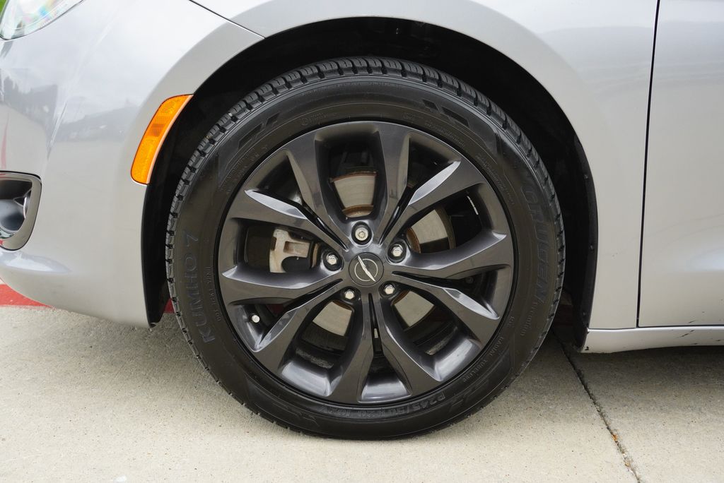 Used Car 2018 Chrysler Pacifica  Touring Plus For Sale Under $20,000 In Weatherford, Texas