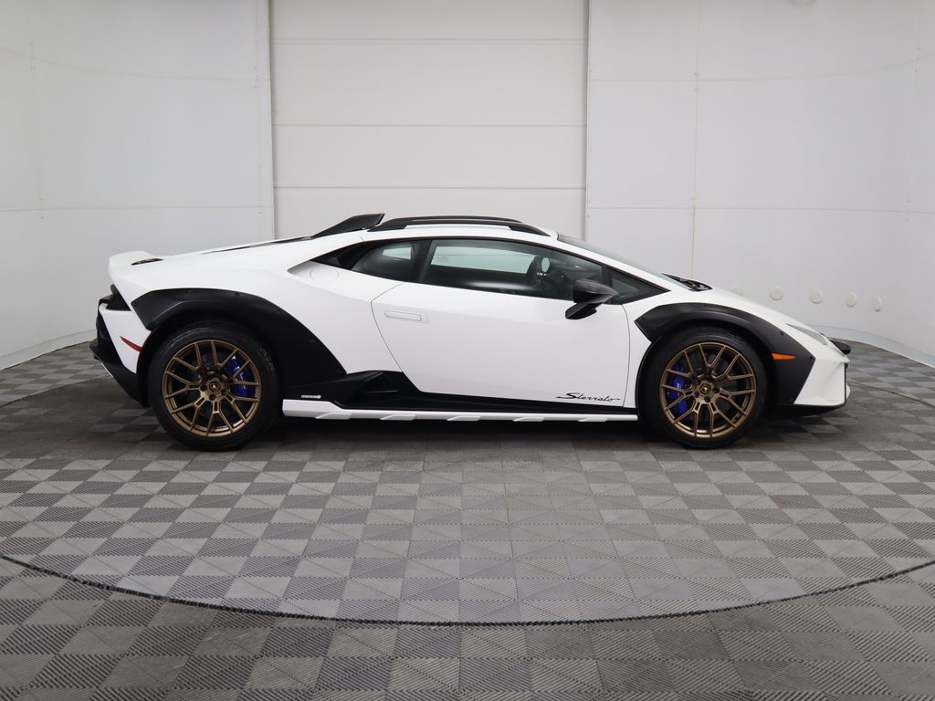 2024 Lamborghini Huracan Sterrato 4