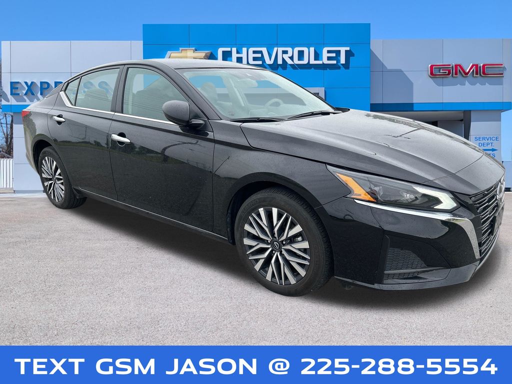 Super Black Clearcoat 2025 Nissan Altima Sedan Front-Wheel Drive Continuously Variable Transmission