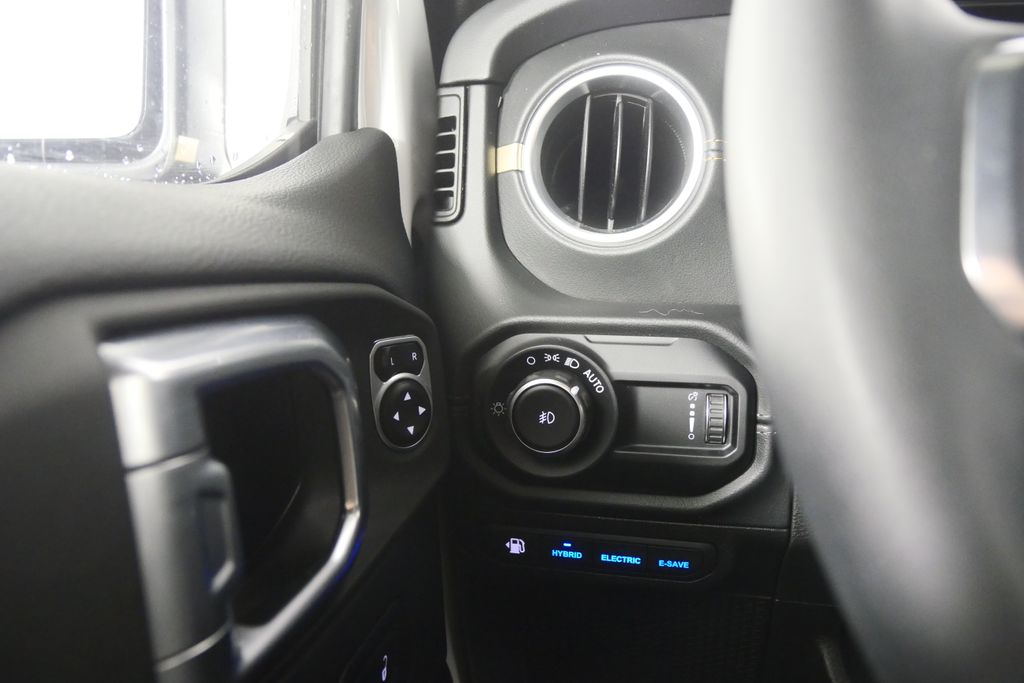 Thumbnail: 2024 Jeep Wrangler - 18