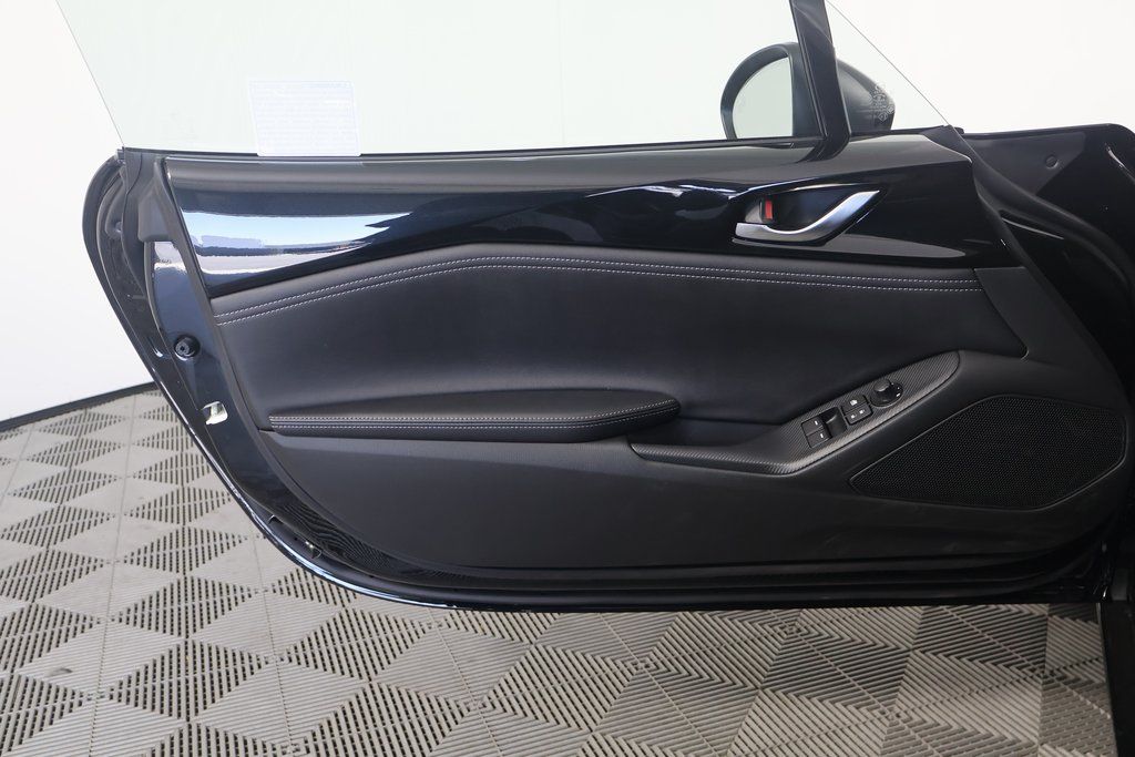 Thumbnail: 2025 Mazda MX-5 Miata - 8