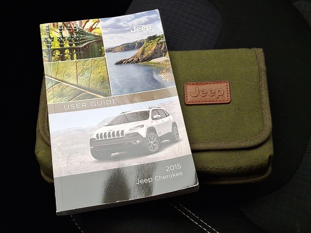 Thumbnail: 2015 Jeep Cherokee - 25