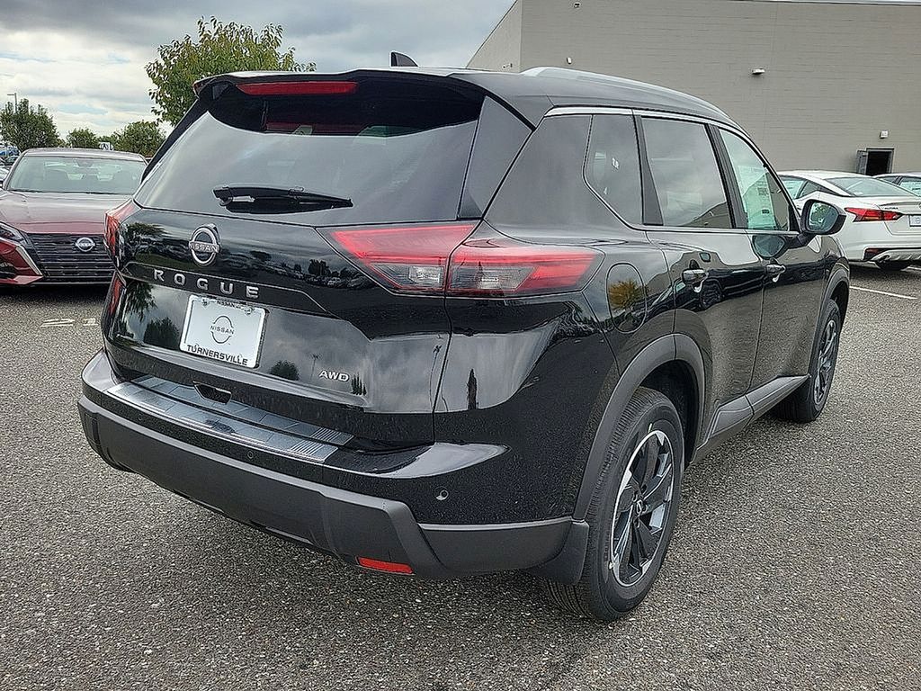2025 Nissan Rogue SV 4