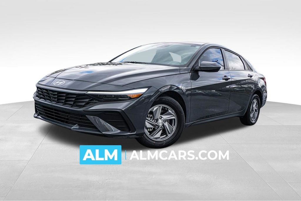2025 Hyundai Elantra SE