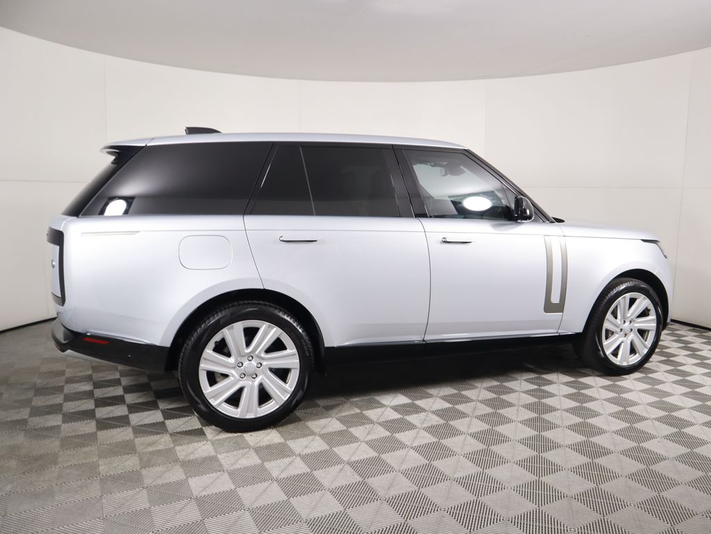 Thumbnail: 2023 Land Rover Range Rover - 4
