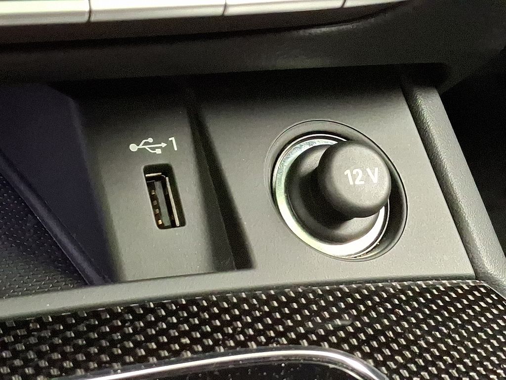 Thumbnail: 2022 Audi SQ5 - 25