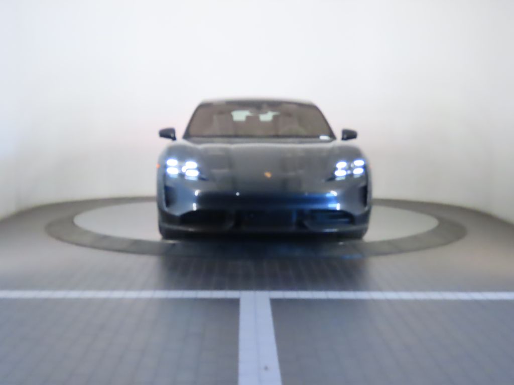 Thumbnail: 2020 Porsche Taycan - 10