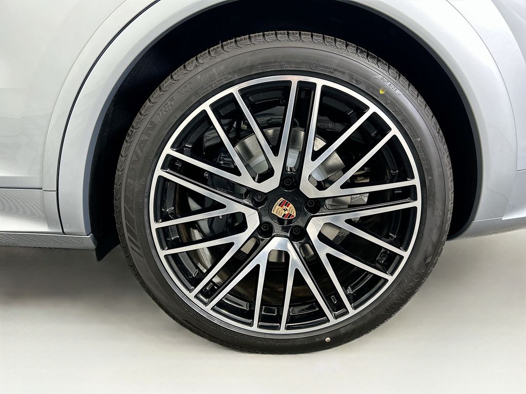 Thumbnail: 2026 Porsche Cayenne - 32