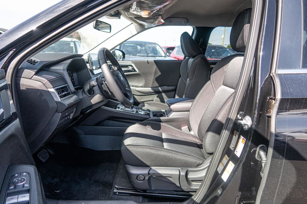 2024 Mitsubishi Outlander PHEV ES S-AWC