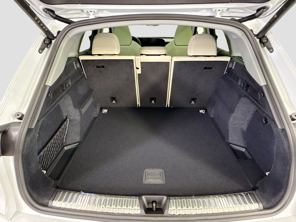 Thumbnail: 2025 Audi Q5 - 28