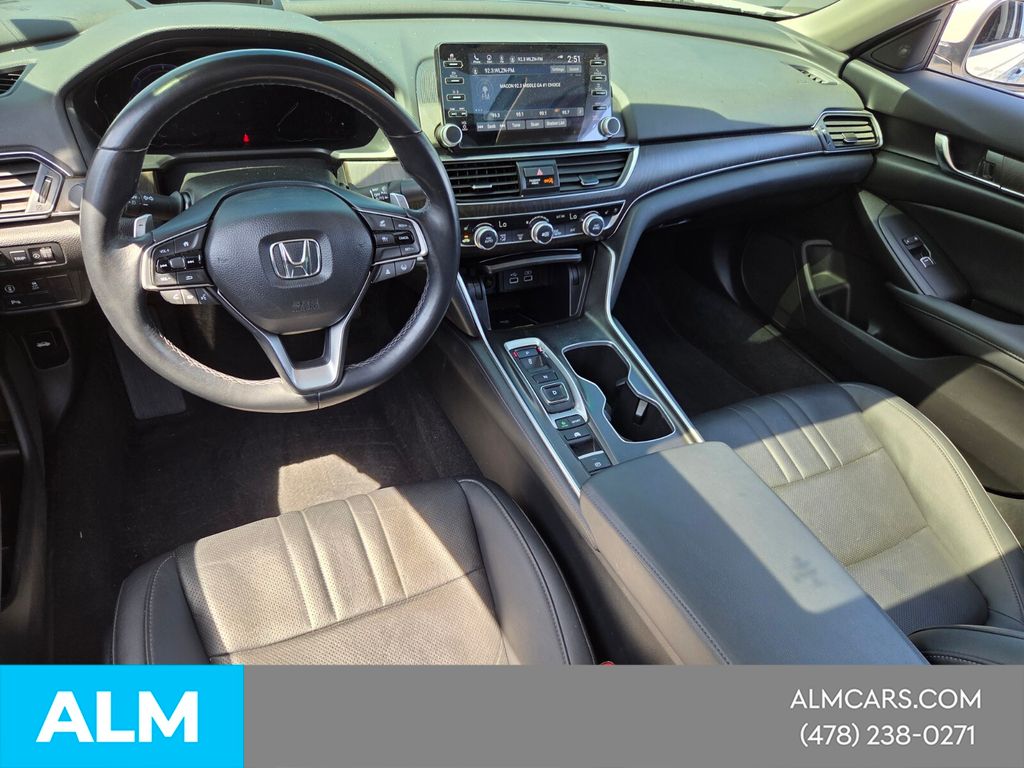 Used 2022 White Honda Touring image 11