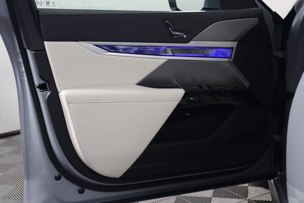 2025 BMW 7 Series 750e xDrive 7