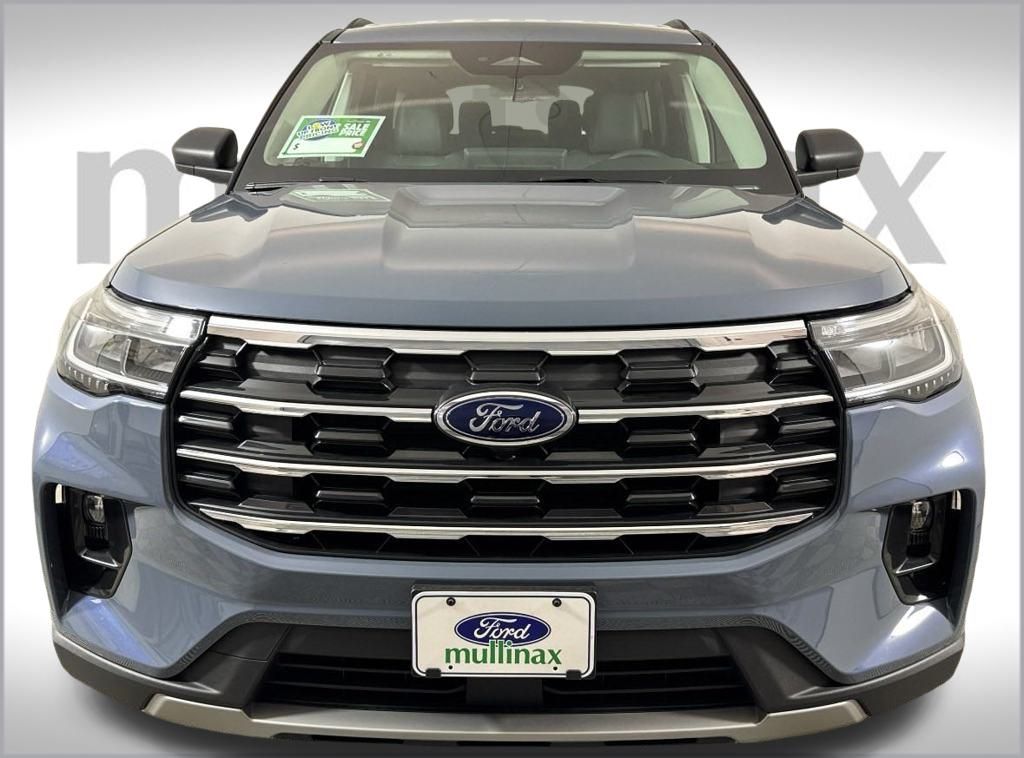 2025 Ford Explorer photo 10