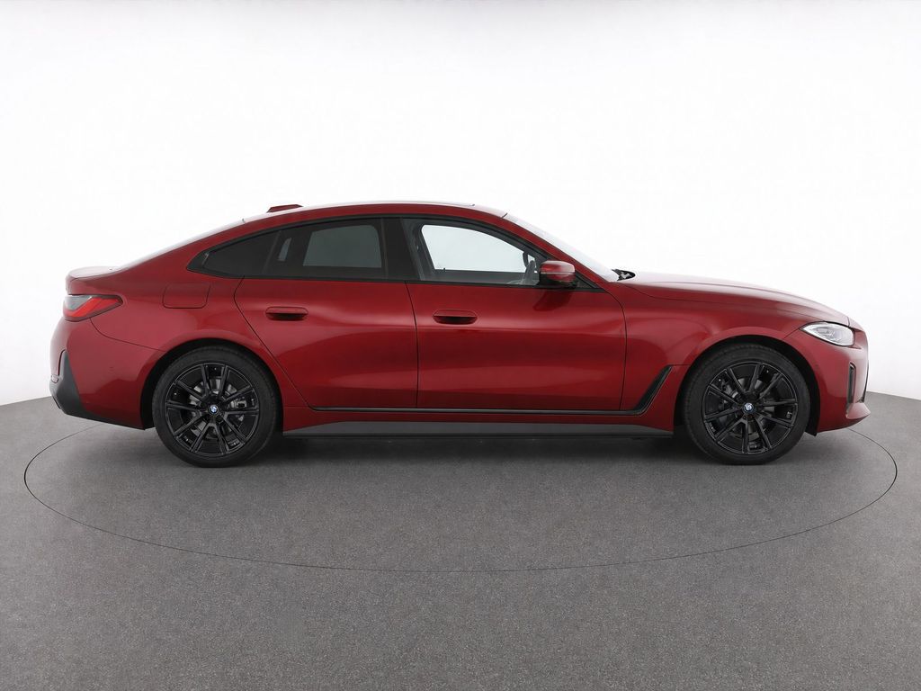 Thumbnail: 2023 BMW i4 - 2