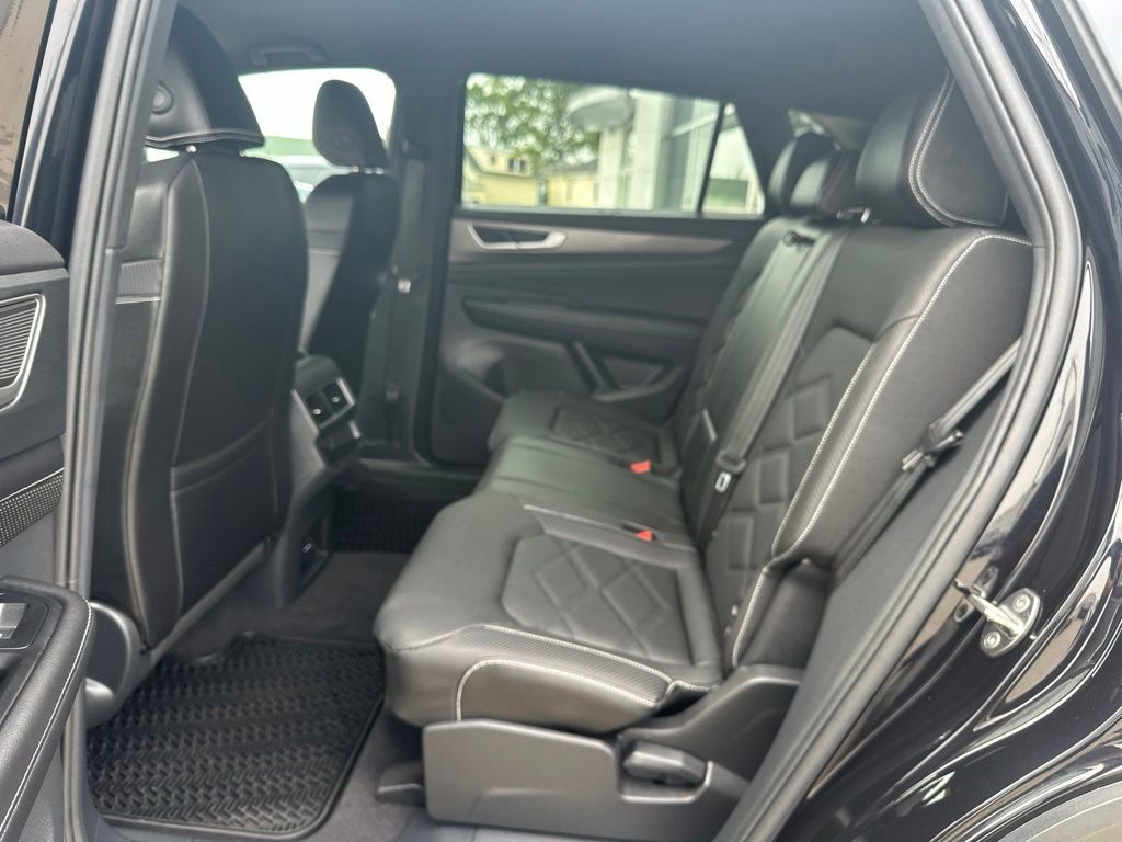 Used 2024 Volkswagen Atlas Cross Sport SUV