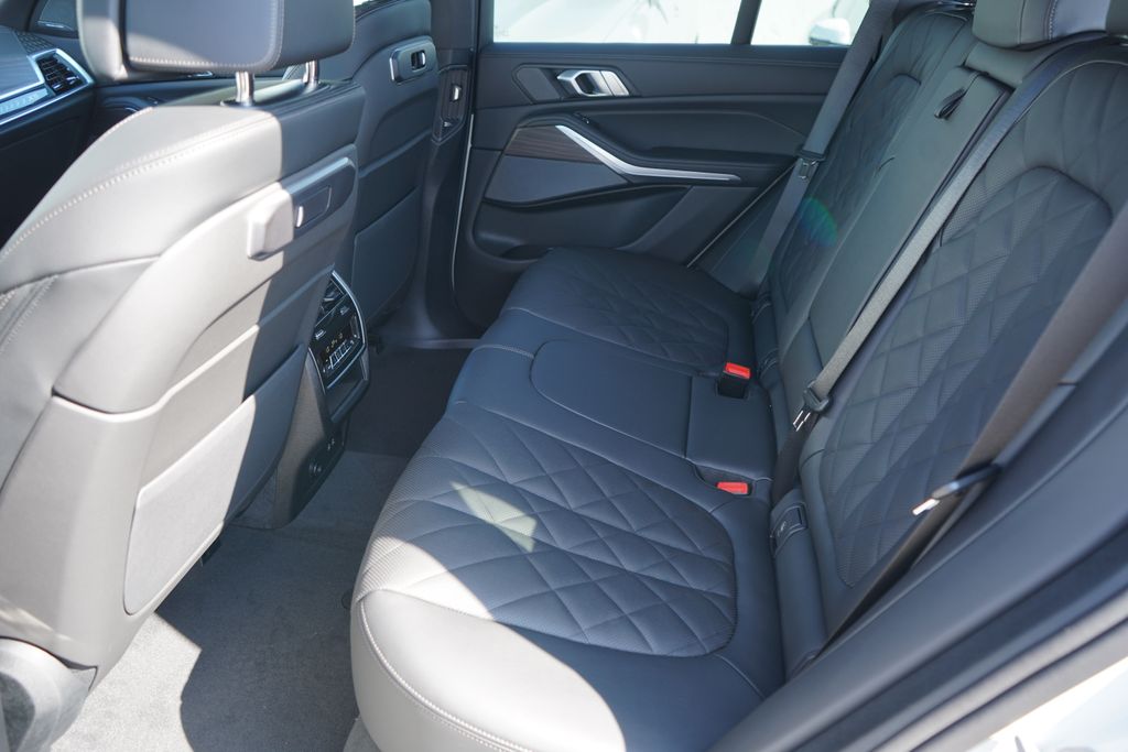 Thumbnail: 2026 BMW X5 - 18