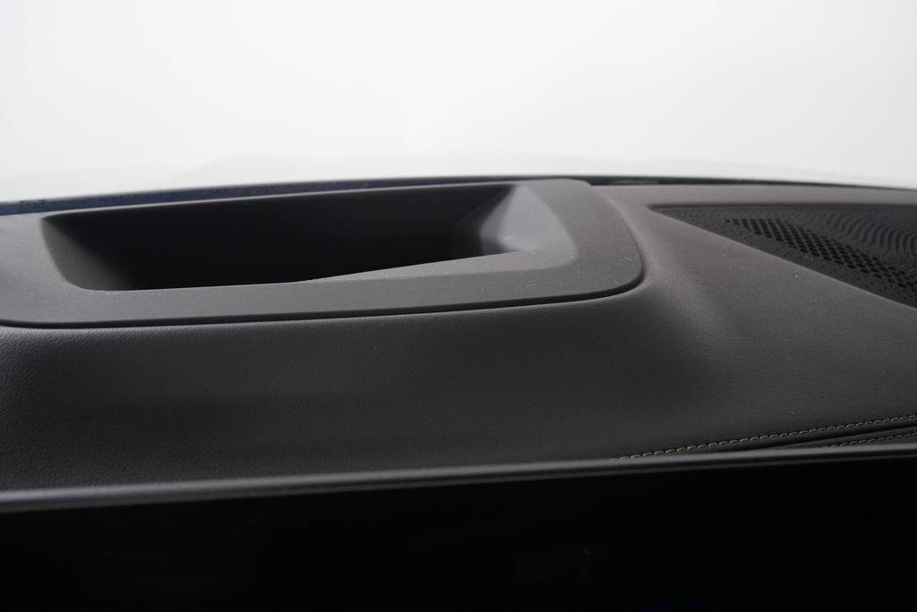 Thumbnail: 2025 BMW X6 - 25