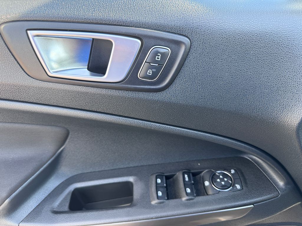 Certified Used 2018 White Platinum Clearcoat Metallic Ford SE image 25
