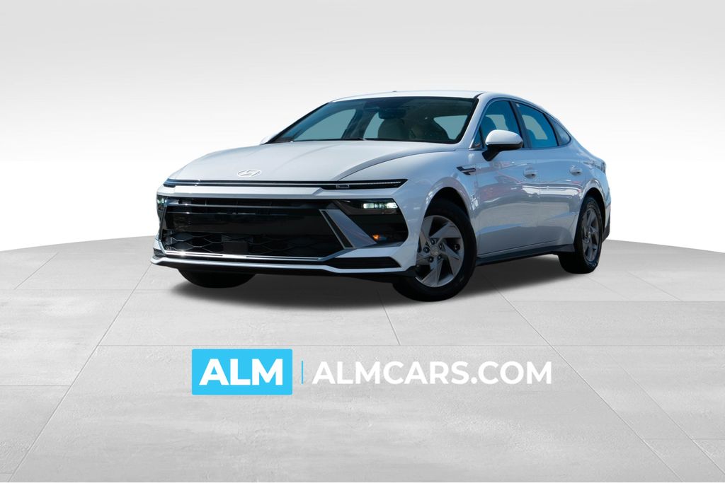 2025 Hyundai Sonata SE's photo