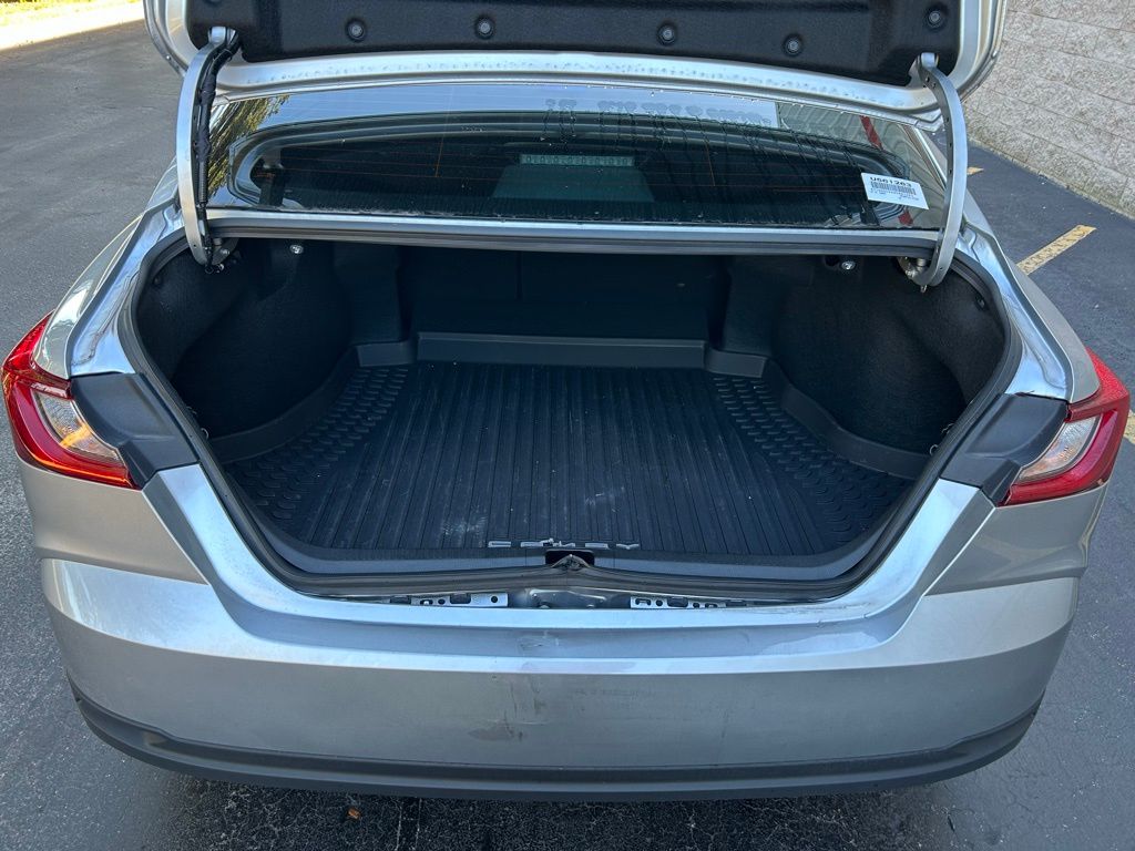 Thumbnail: 2025 Toyota Camry - 10