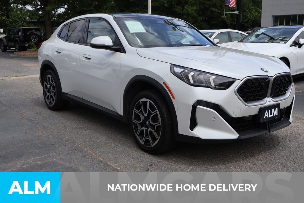 Used 2025 White BMW xDrive28i image 4