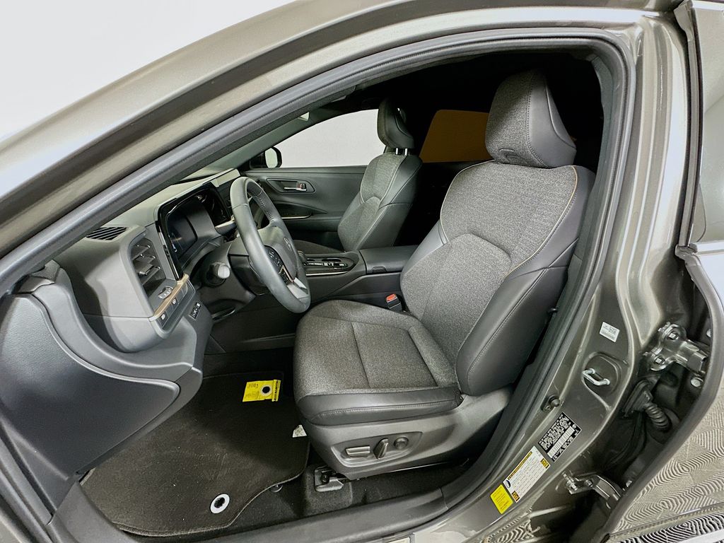 Thumbnail: 2023 Toyota Crown - 21