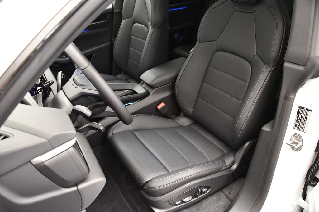 Thumbnail: 2025 Porsche Macan - 5