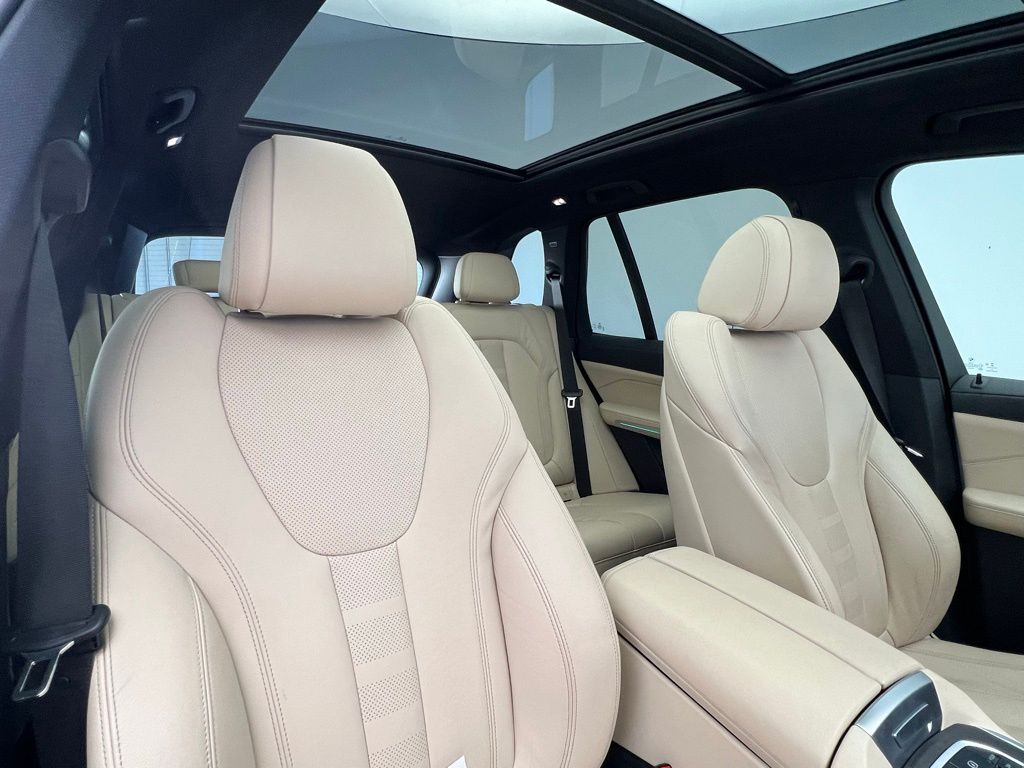 Thumbnail: 2022 BMW X5 - 7