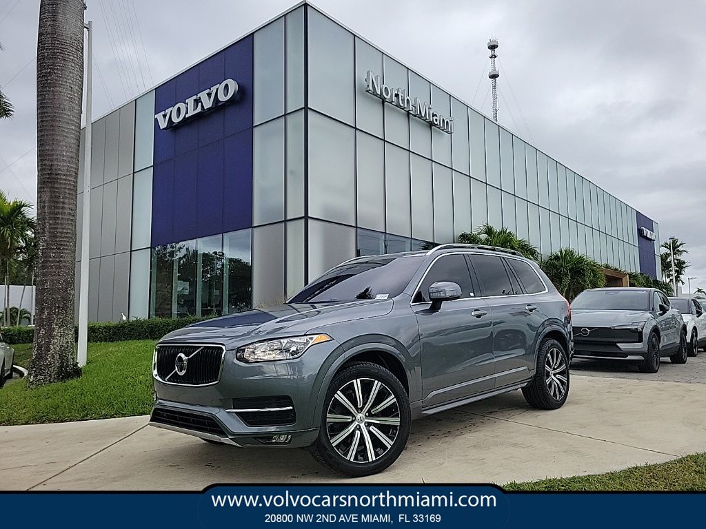 2016 Volvo XC90 T6 Momentum AWD