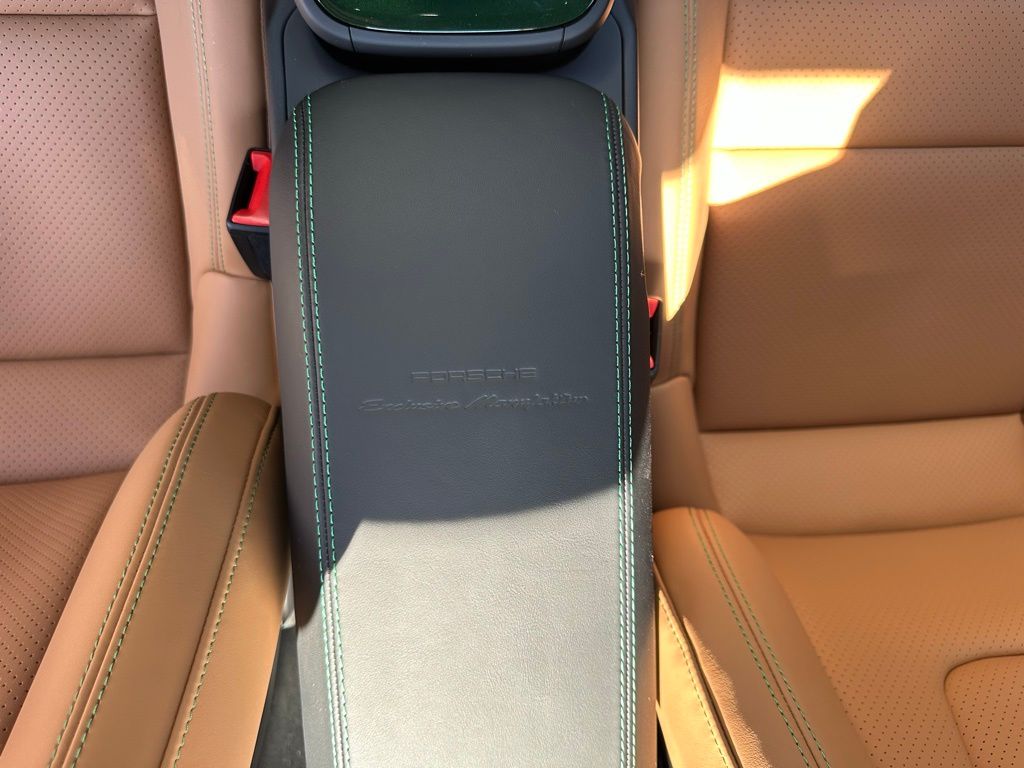 Thumbnail: 2026 Porsche 911 - 27