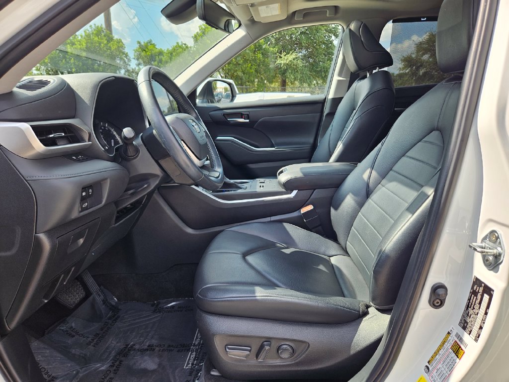 Used 2023 Toyota Highlander SUV