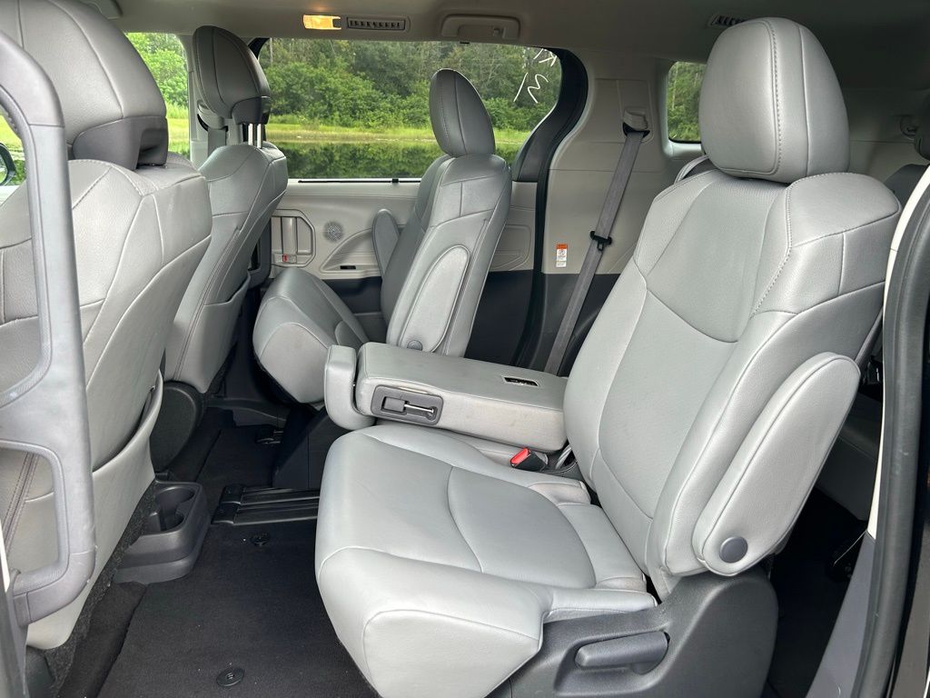 Thumbnail: 2024 Toyota Sienna - 13