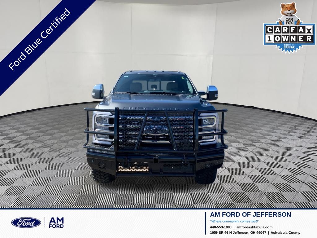 Gray Metallic 2024 Ford F-250 Super Duty Lariat Crew Cab 4WD Pickup Truck Four-Wheel Drive Automatic