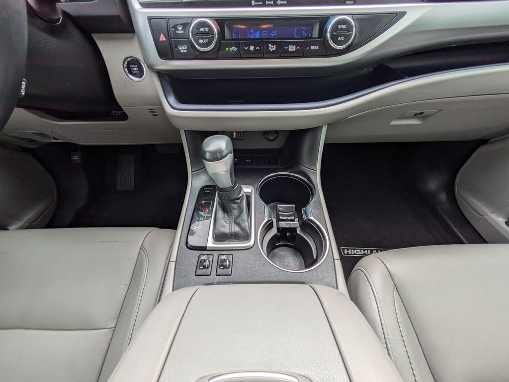 Used 2016 Toyota Highlander SUV