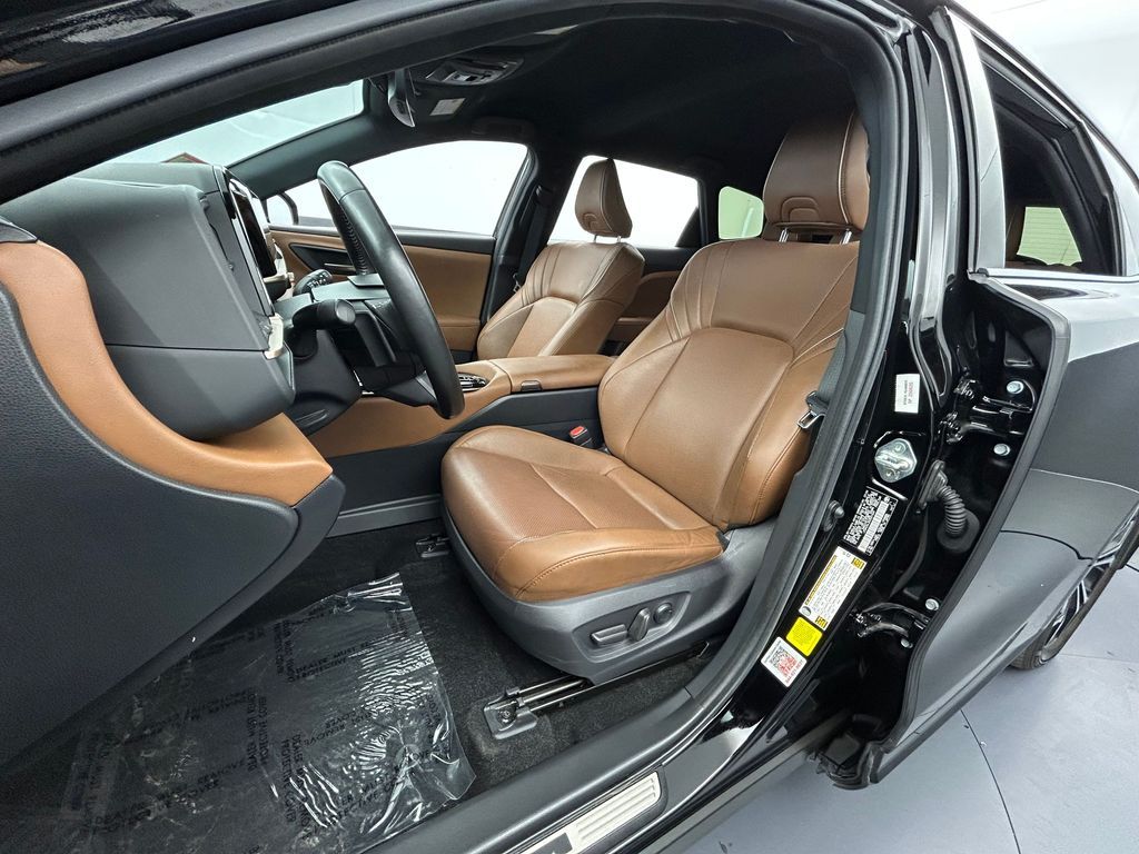Used 2025 Black Toyota XLE image 9