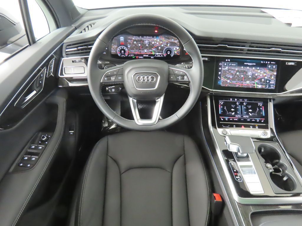 Thumbnail: 2025 Audi Q7 - 12
