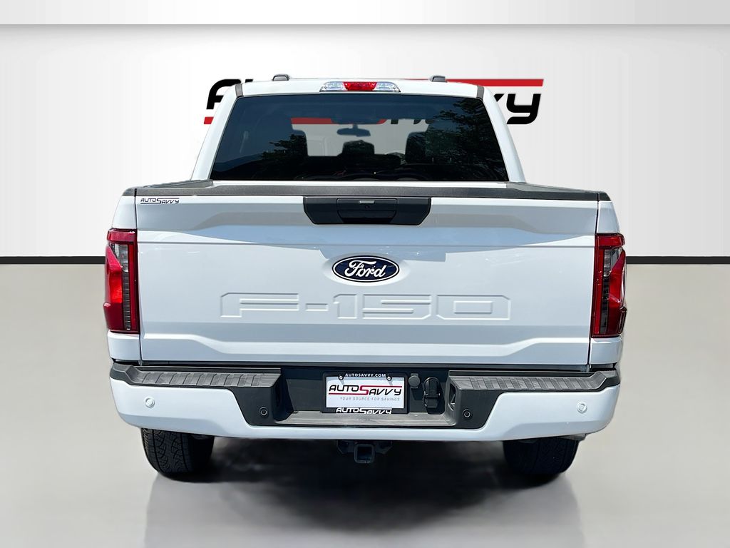 Used 2025 White Ford XL image 6
