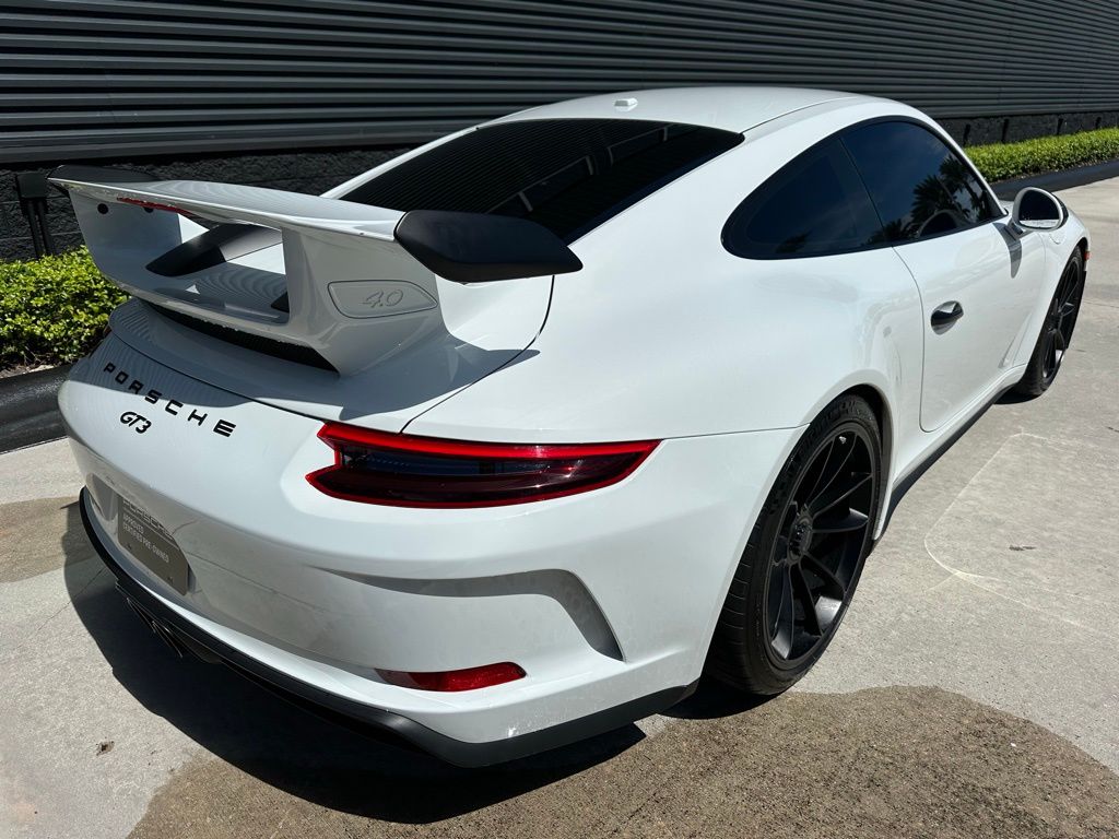 Thumbnail: 2018 Porsche 911 - 9
