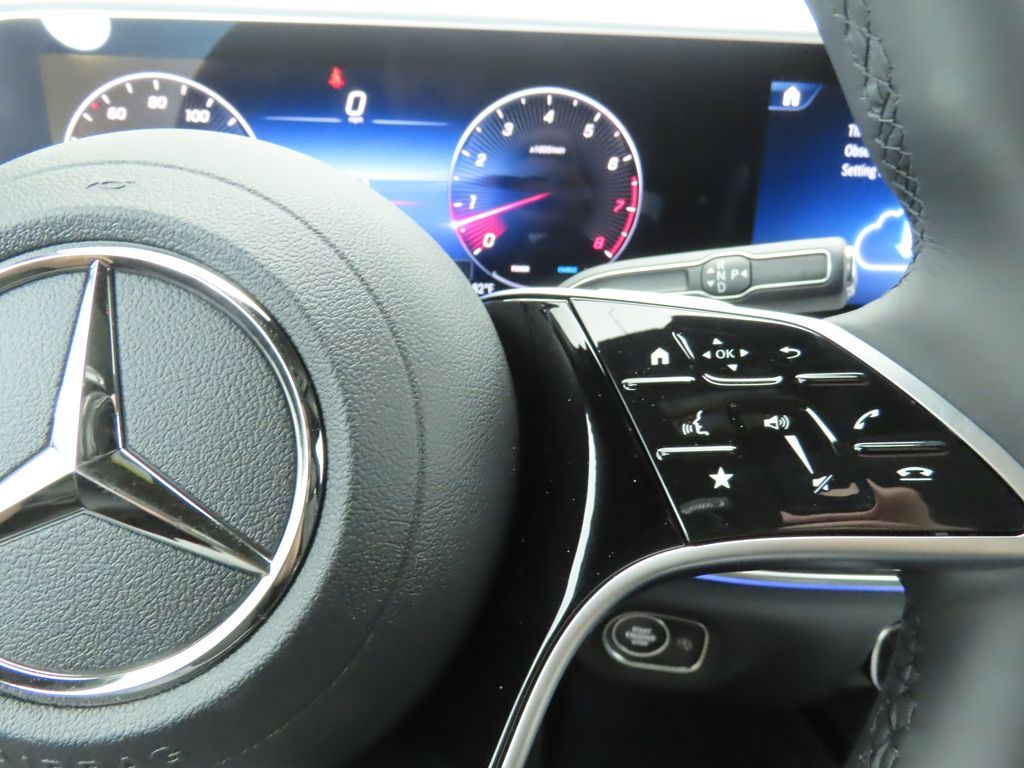 Thumbnail: 2026 Mercedes-Benz GLE - 12