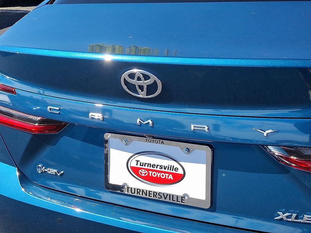 Thumbnail: 2025 Toyota Camry - 31