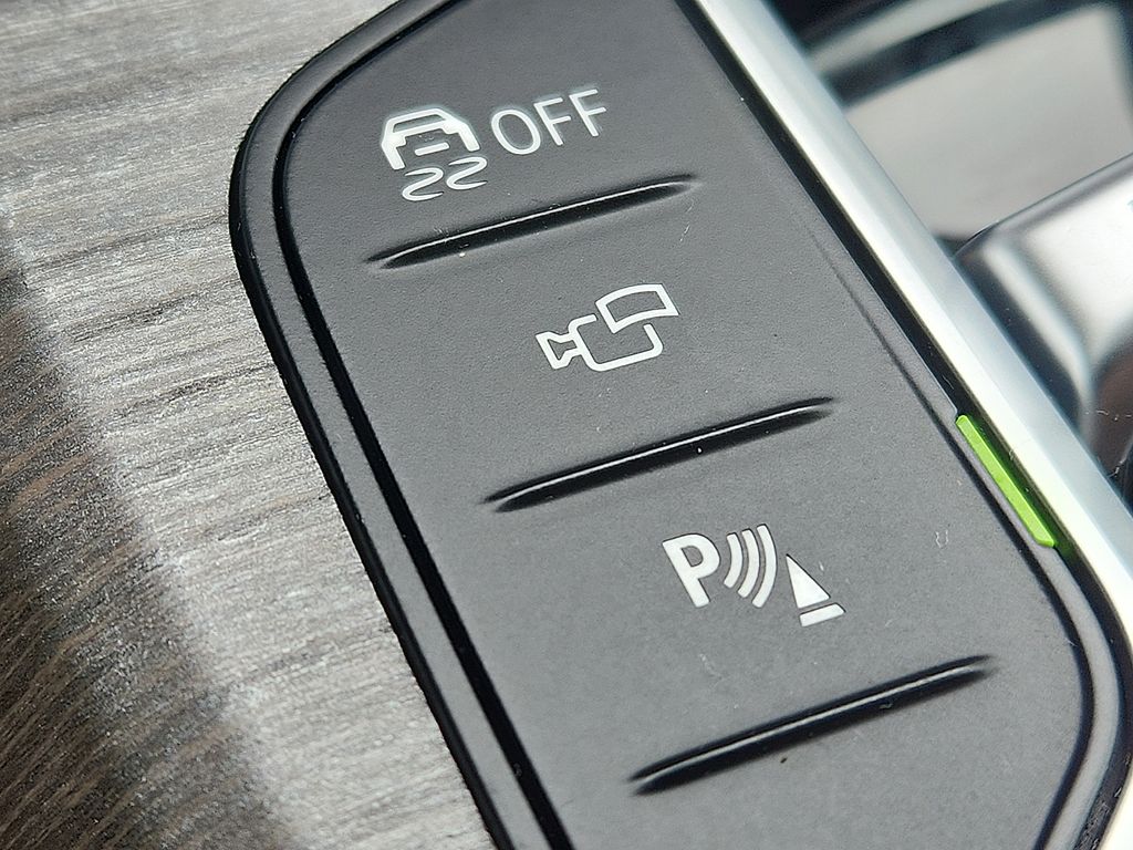 Thumbnail: 2025 BMW i4 - 28